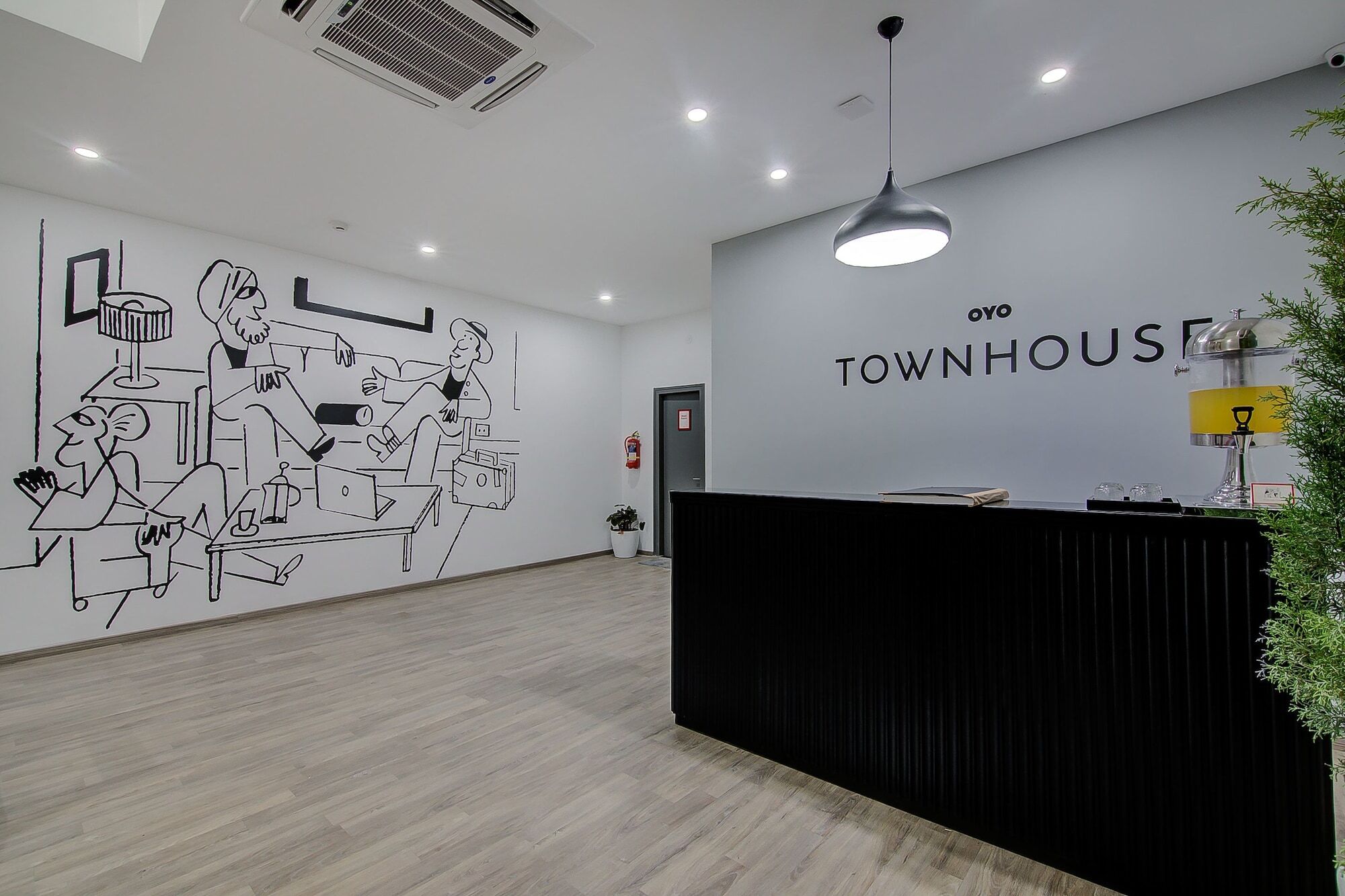 Hotel Oyo Townhouse 044 Sector 14 Gurugram Gurgaon Exterior foto