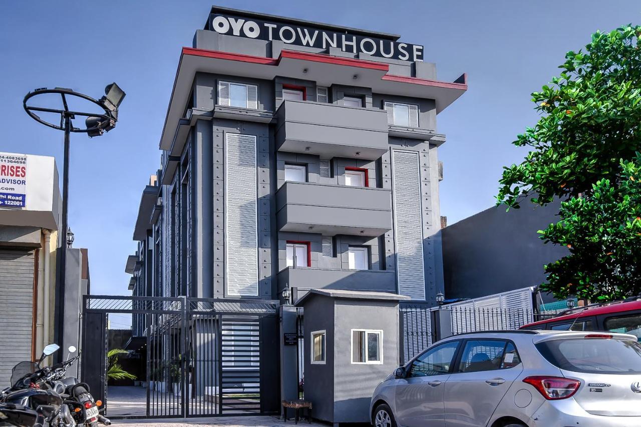 Hotel Oyo Townhouse 044 Sector 14 Gurugram Gurgaon Exterior foto