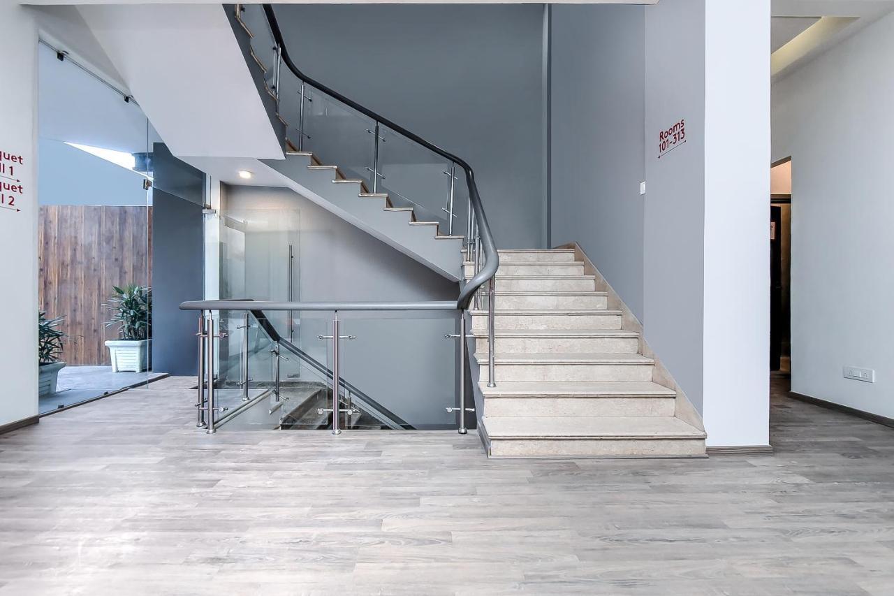 Hotel Oyo Townhouse 044 Sector 14 Gurugram Gurgaon Exterior foto