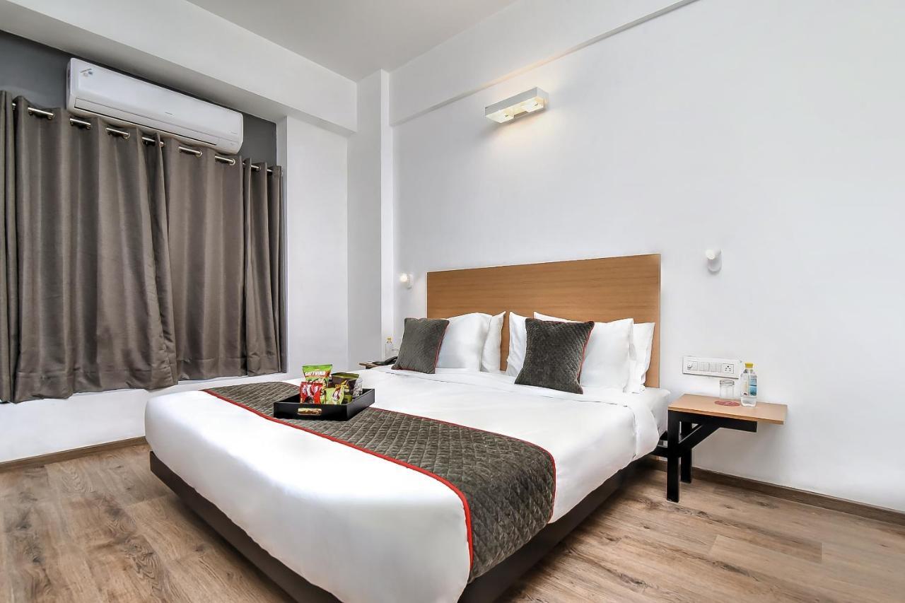Hotel Oyo Townhouse 044 Sector 14 Gurugram Gurgaon Exterior foto